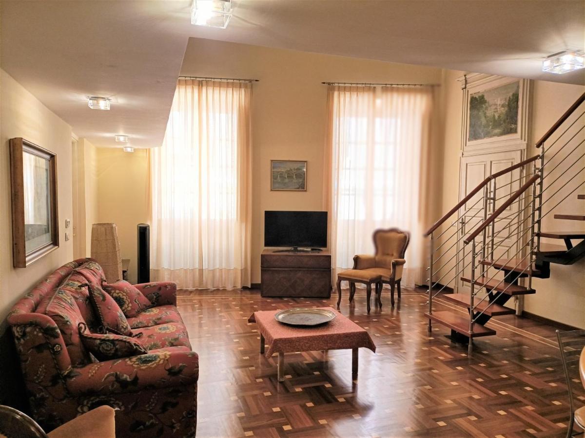 Casa Alexandra In Centro E A Pochi Passi Dal Mare Apartment Imperia Ngoại thất bức ảnh
